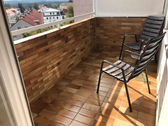 Balkon mit Stühlen
