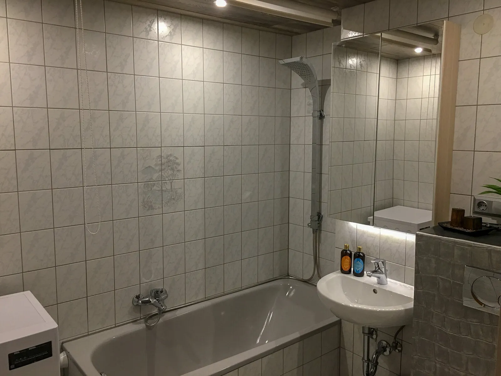 Bad mit Badewanne