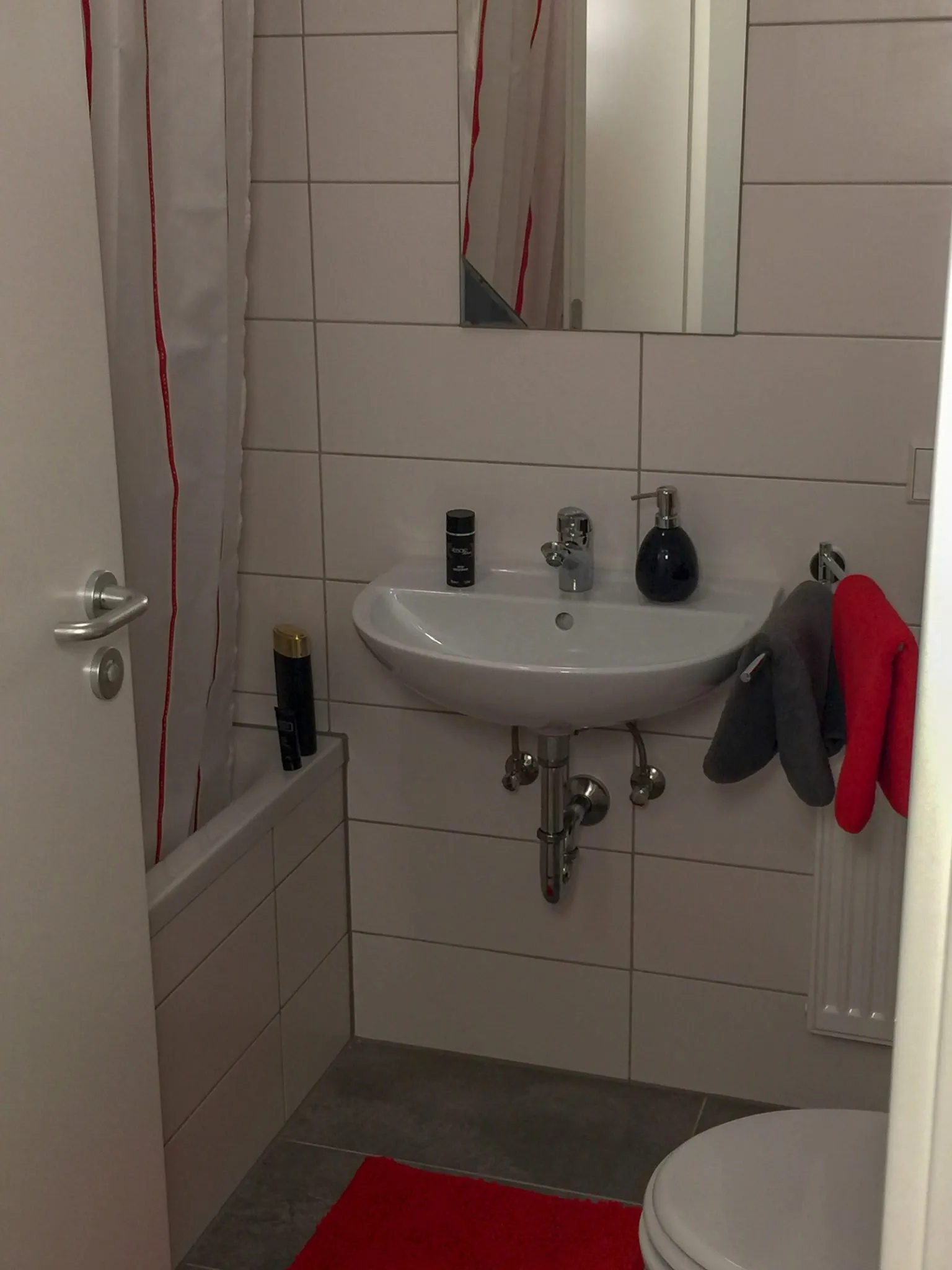 Bad mit Waschbecken
