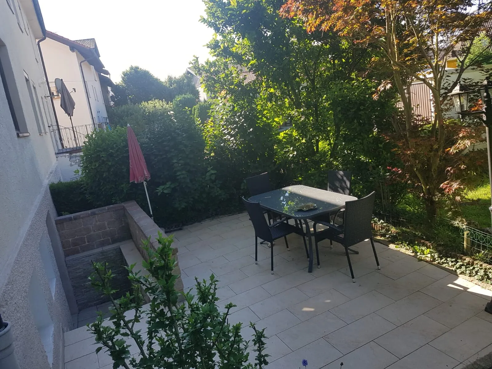 Terrasse mit Abgang ins Untergeschoss